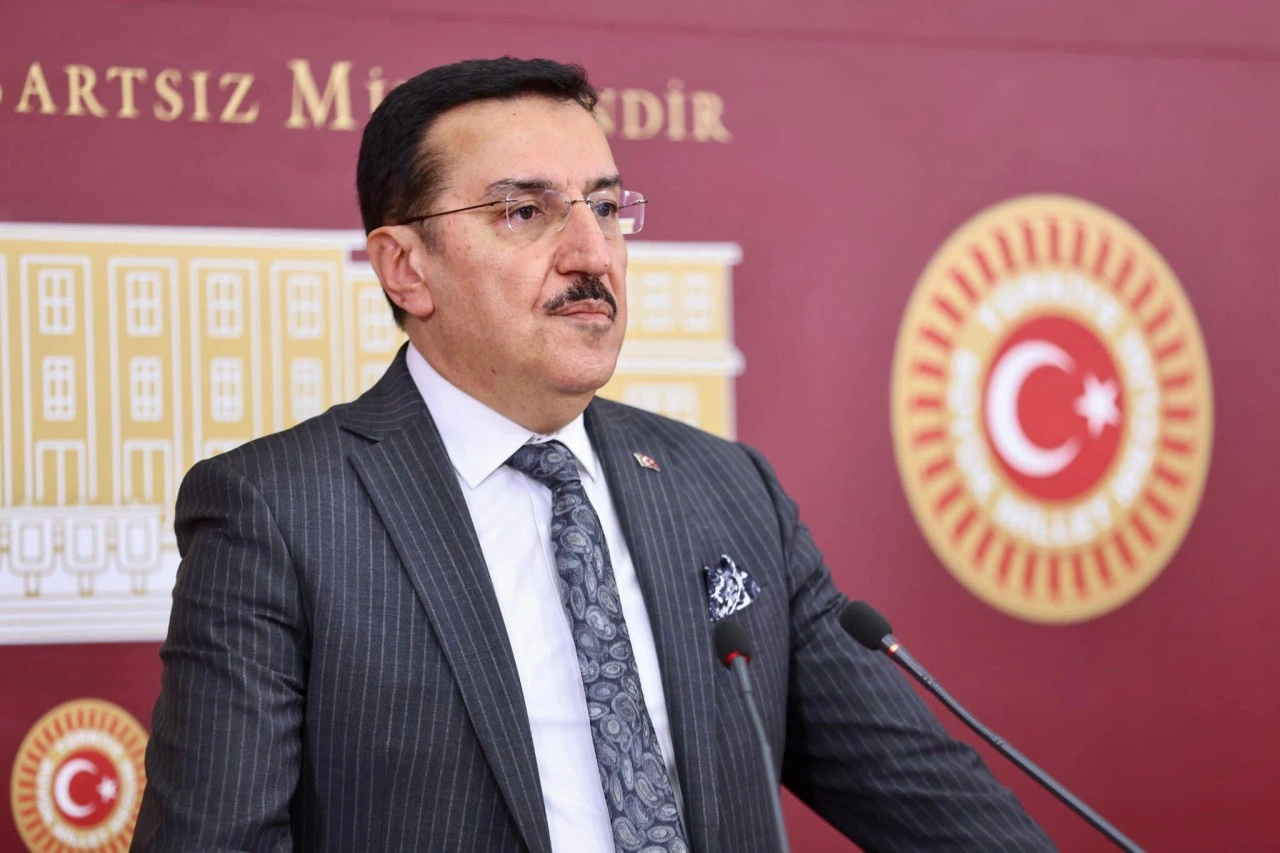“19 Mayıs, milletimizin yeniden dirilişinin ve bağımsızlığa olan inancının sembolüdür