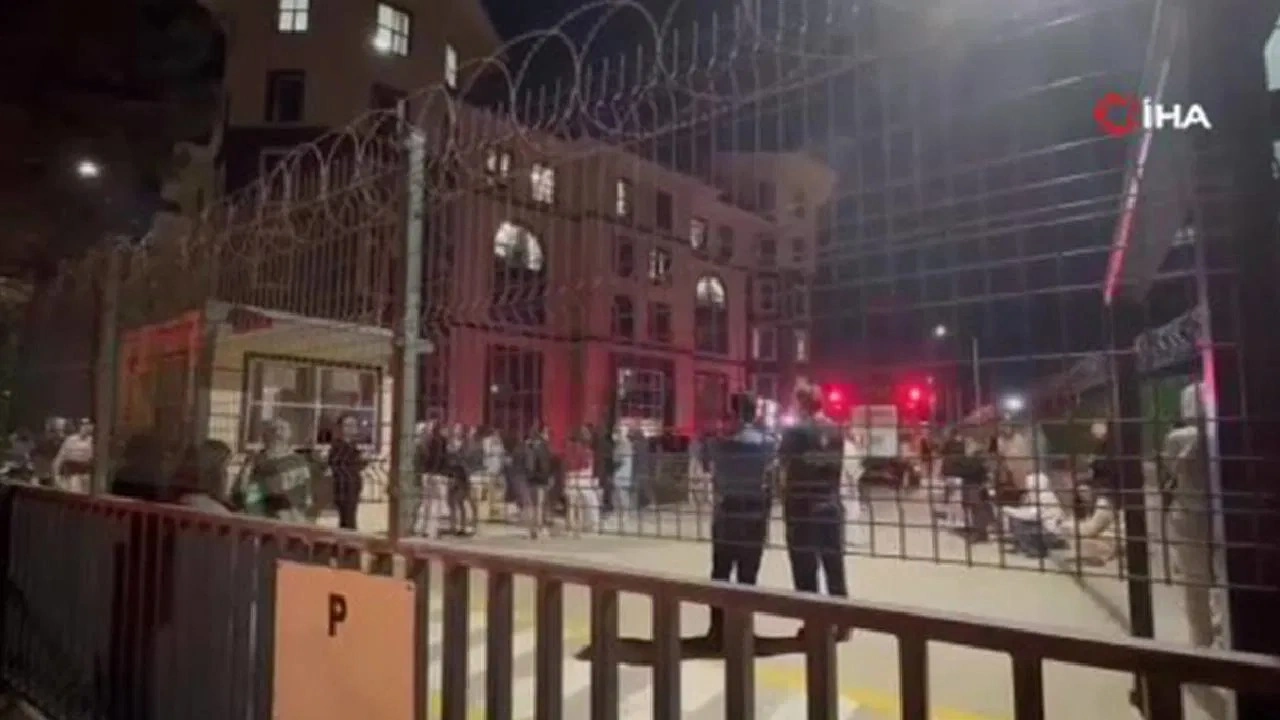 İstanbul'da binlerce öğrencinin kaldığı yurtta yangın!
