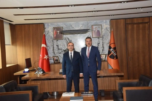Bakan Tüfekçi Karayollları Genel Müdürü ile Görüştü.