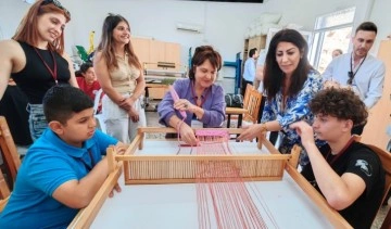 Başbakan’ın eşi Zerrin Üstel Özel Bahar Şenliği'nde çocuklarla bir araya geldi