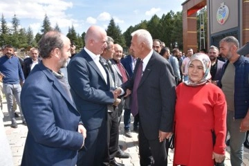 Doğanşehir Belediyesi'nde Devir Teslim Töreni: Mehmet Bayram Mazbatasını Aldı 