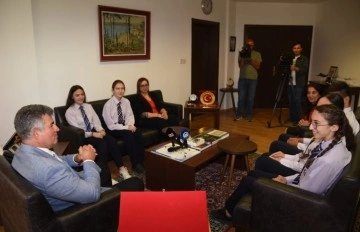 Feyzioğlu, 20 Temmuz Fen Lisesi öğrencilerini kabul etti