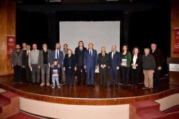 “Kıbrıs Türk Folklorunun Çınarı-Mahmut İslâmoğlu Armağanı” isimli kitabın tanıtımı yapıldı