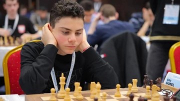 Satrançta Türkiye'nin en genç büyük ustası Ediz Gürel oldu
